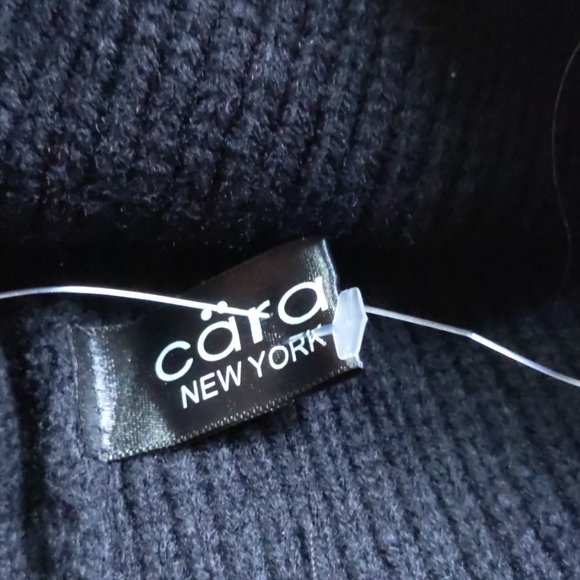 Cara New York Beanie - Picture 6 of 7